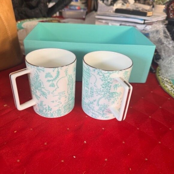 BRAND NEW AUTHENTIC TIFFANY & CO NYC LANDMARK BONE CHINA TOILE PRINT MUGS - Picture 2 of 8